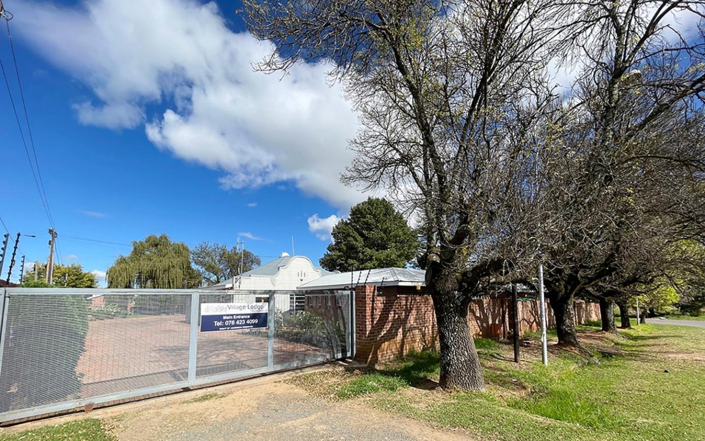 Village Lodge Harrismith Exterior photo