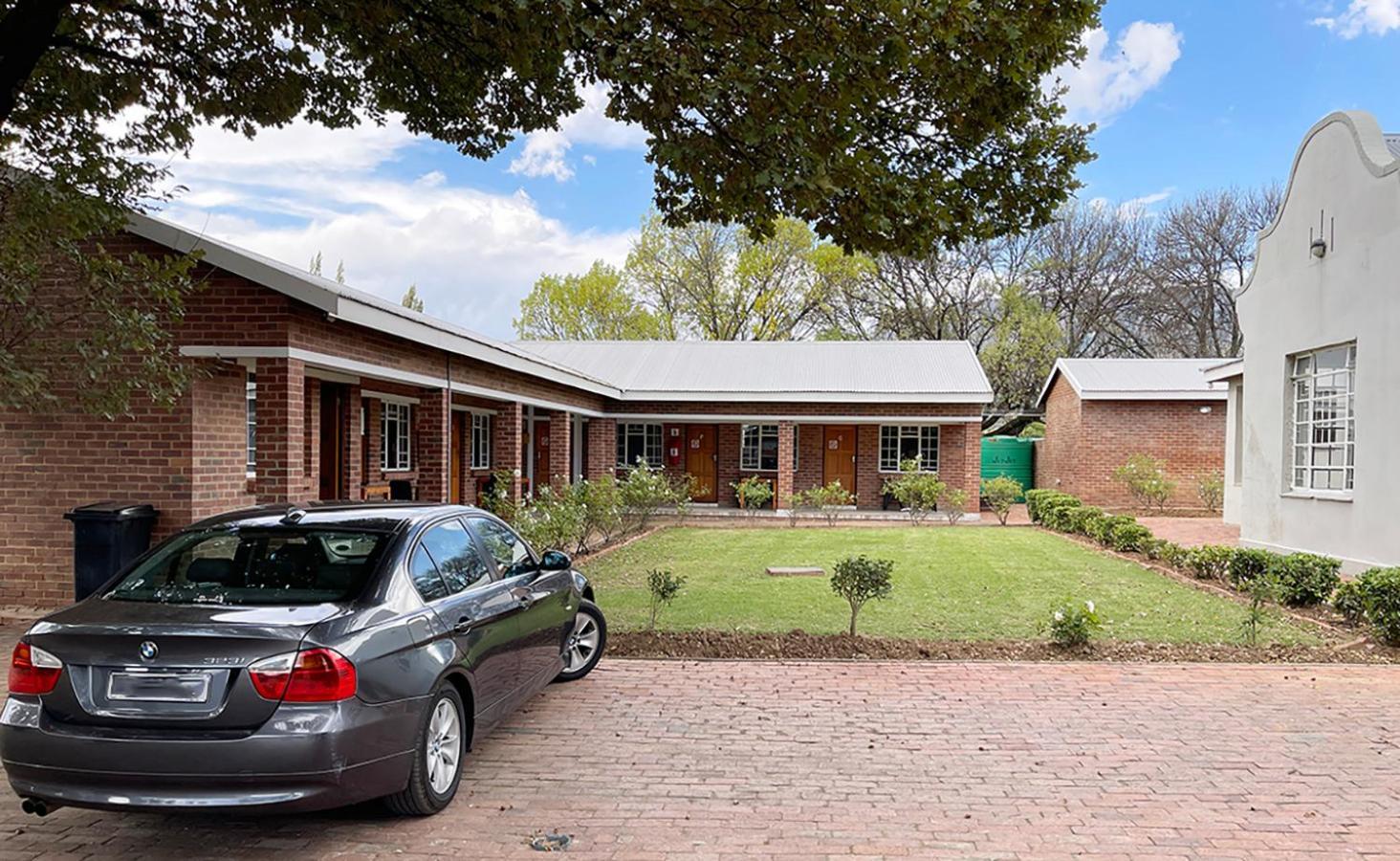 Village Lodge Harrismith Exterior photo